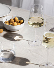Carregar imagem no visualizador da galeria, Eugenia - White Wine Glass Set