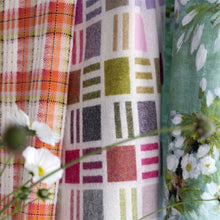 Carregar imagem no visualizador da galeria, Bainbridge Peony Throw