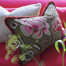 Carregar imagem no visualizador da galeria, Rose De Damas Embroidered Cranberry Cotton Cushion