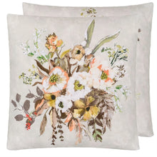 Carregar imagem no visualizador da galeria, Margaretta Linen Sepia Cushion