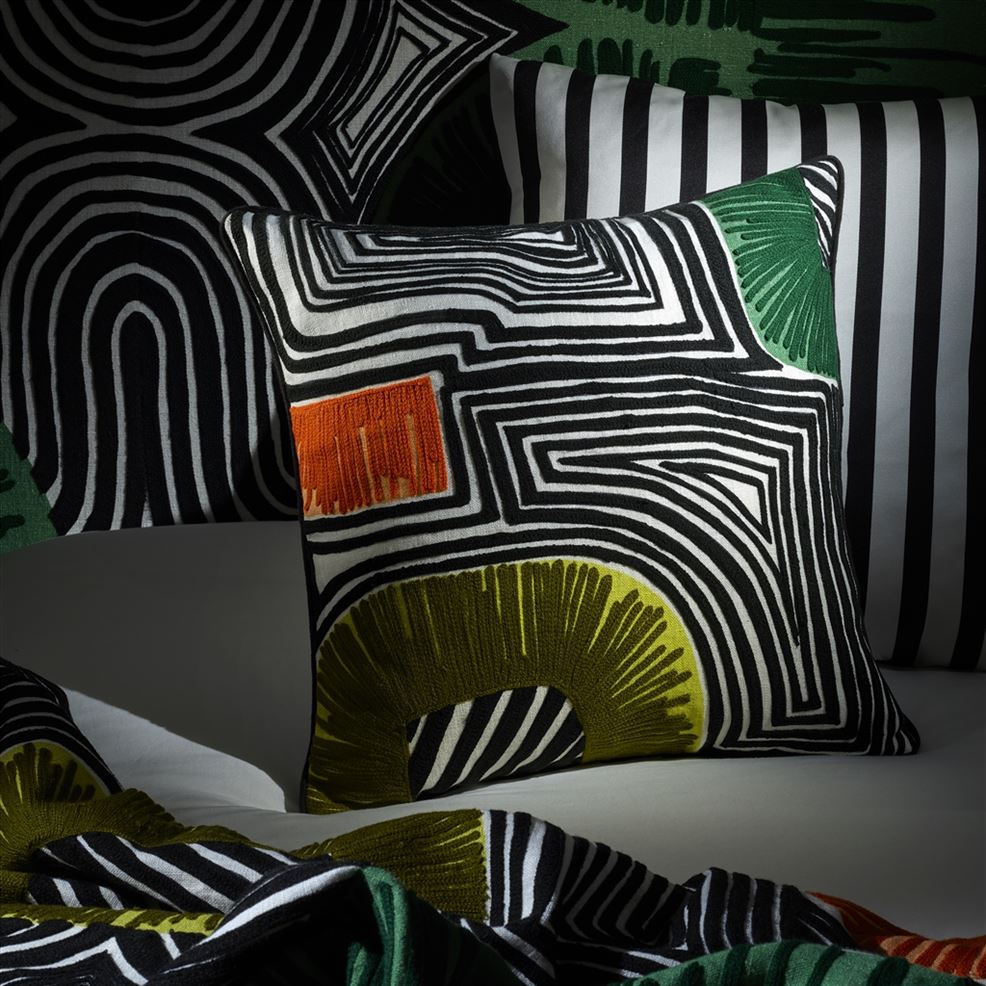 En Allant Aux Baux Cypres Cushion