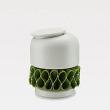 Carregar imagem no visualizador da galeria, A Gola de Rufos - White Matt Bonbon Container