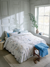 Carregar imagem no visualizador da galeria, Bamboo Blossom White Duvet Cover
