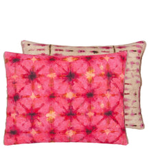 Load image into Gallery viewer, Shibori fucsia cotton cushion