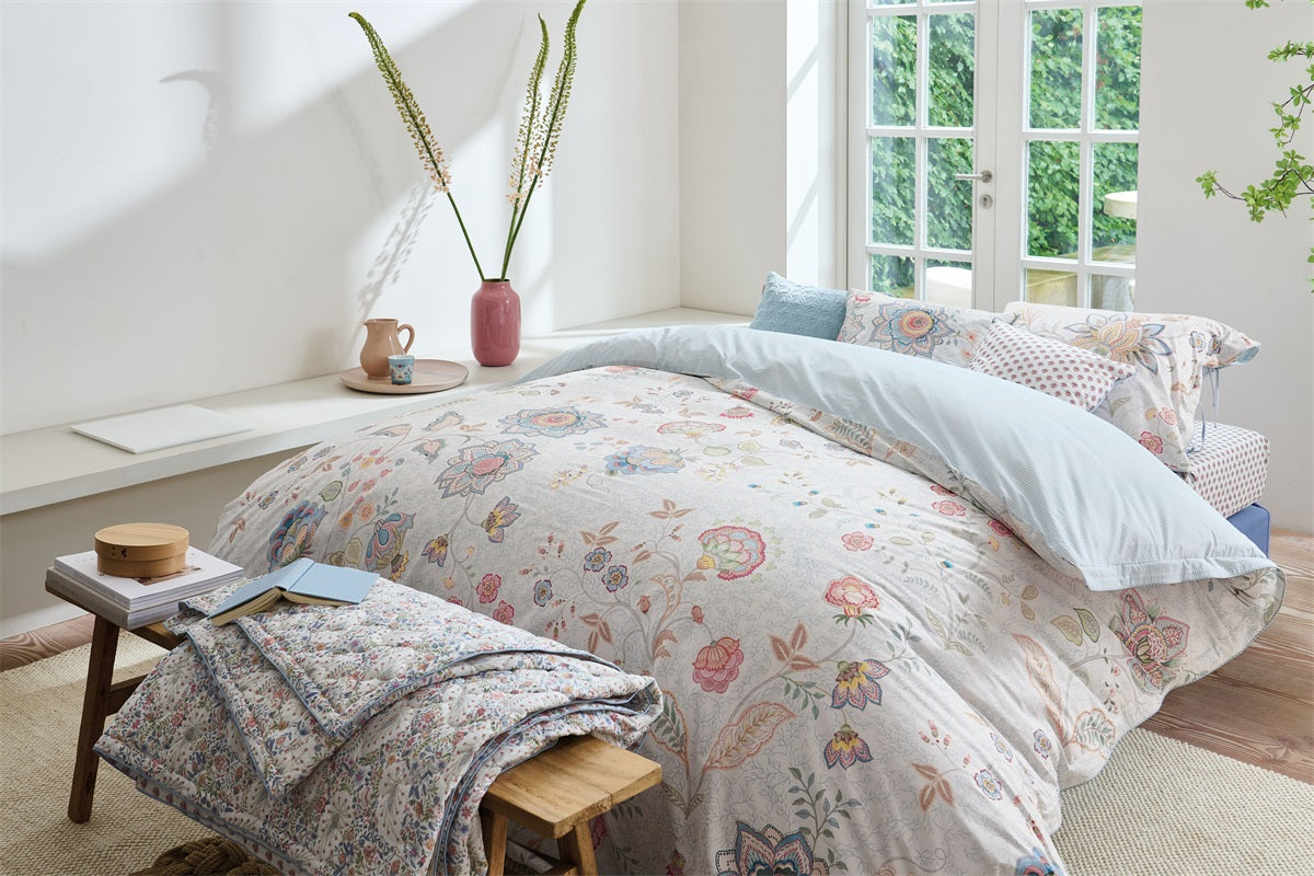 Kairi Bloom Quilt Bed Spreads - Light Blue