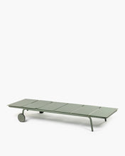 Carregar imagem no visualizador da galeria, Sun lounger aluminium eucalyptus green - August