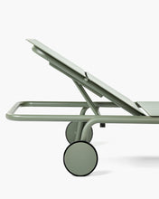Carregar imagem no visualizador da galeria, Sun lounger aluminium eucalyptus green - August