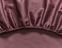 Carregar imagem no visualizador da galeria, Dodo Pavone Fitted Sheet Dark Red