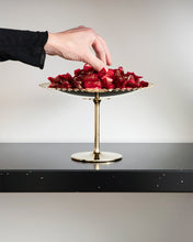 Carregar imagem no visualizador da galeria, Edges Cake Stand