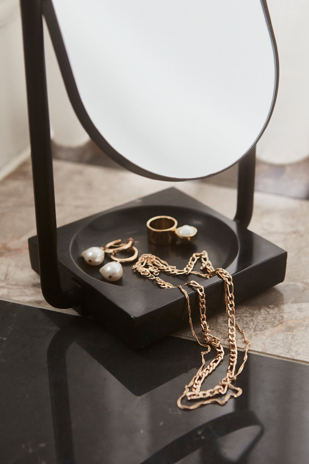 Angui table mirror