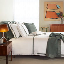 Carregar imagem no visualizador da galeria, Sonia duvet cover