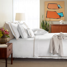 Carregar imagem no visualizador da galeria, Sonia duvet cover