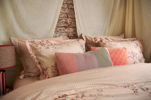 Carregar imagem no visualizador da galeria, Amor de Dios Duvet cover sand