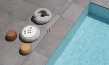 Carregar imagem no visualizador da galeria, Don Out Table