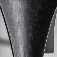 Carregar imagem no visualizador da galeria, BILZEN DINING TABLE