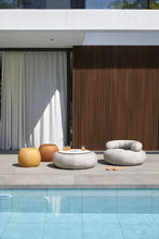 Carregar imagem no visualizador da galeria, Don Out Sofa