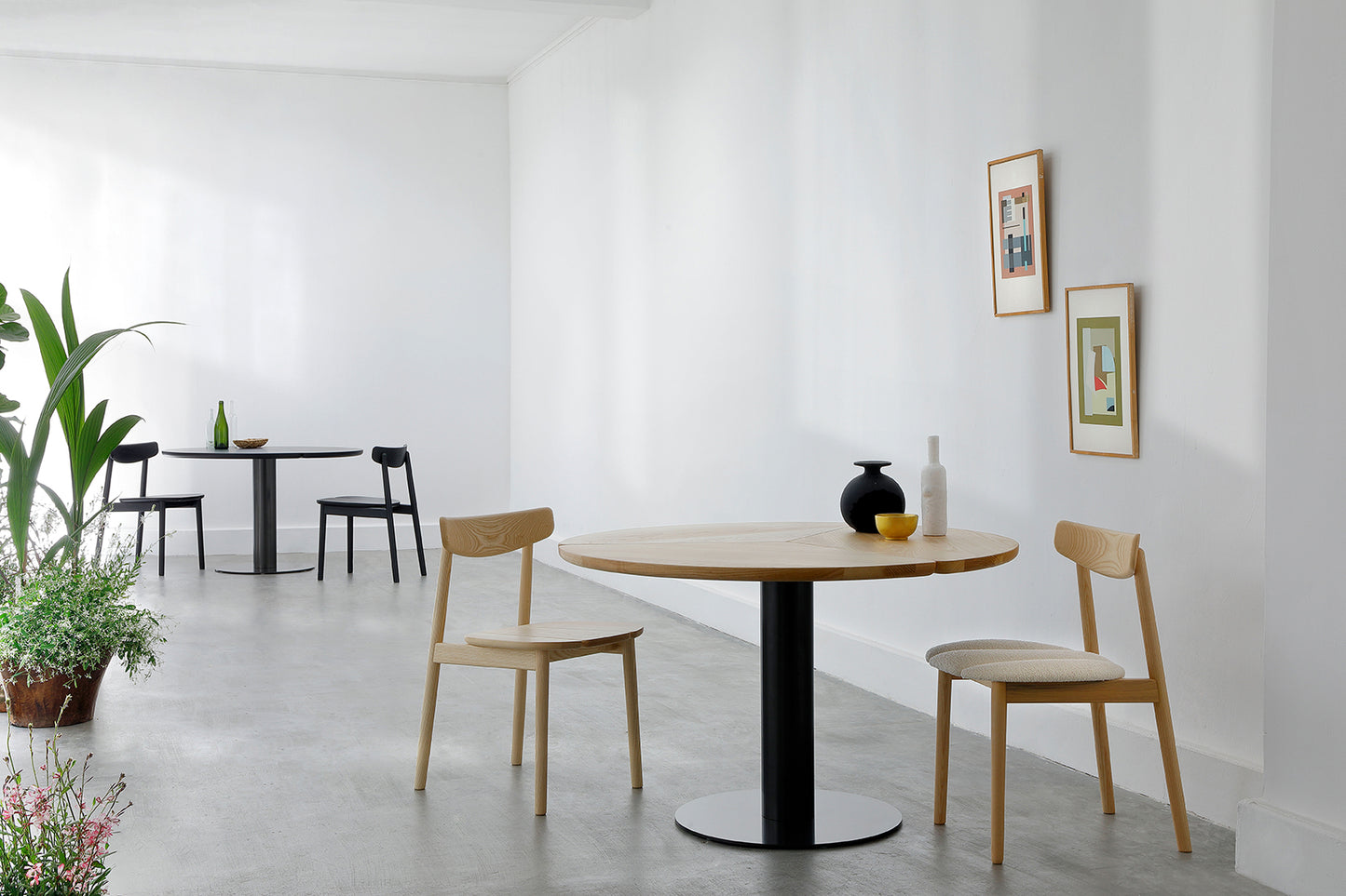 Klee dining table