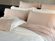Carregar imagem no visualizador da galeria, Maia pillowcases
