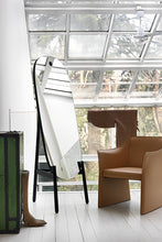 Load image into Gallery viewer, Cap chair 2