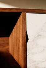 Load image into Gallery viewer, Rich S Calacatta
