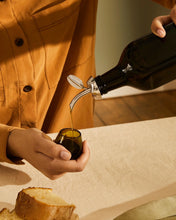 Load image into Gallery viewer, Fior d&#39;Olio Olive Oil Taster with Pourer
