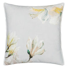 Carregar imagem no visualizador da galeria, Jardin Botanique Grande Birch Linen Cushion
