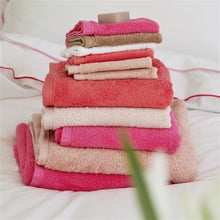 Carregar imagem no visualizador da galeria, Loweswater Fuchsia Organic Cotton Towels
