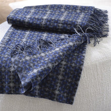 Carregar imagem no visualizador da galeria, Pembroke Cobalt Merino Wool Throw
