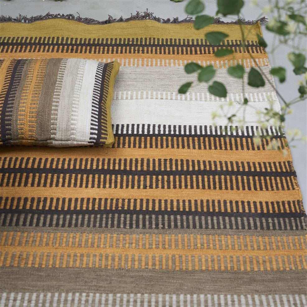 Muturi Natural Cushion