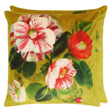 Carregar imagem no visualizador da galeria, Camellia Velours Mimosa Cushion
