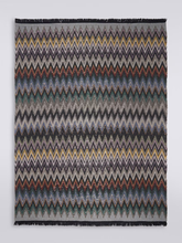 Carregar imagem no visualizador da galeria, Chen wool blend zigzag plaid blanket (throw)
