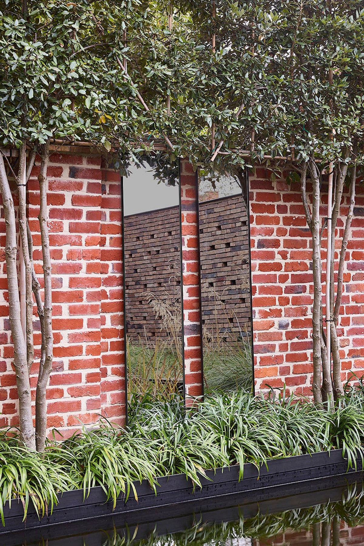 Lucka Outdoor black Hall