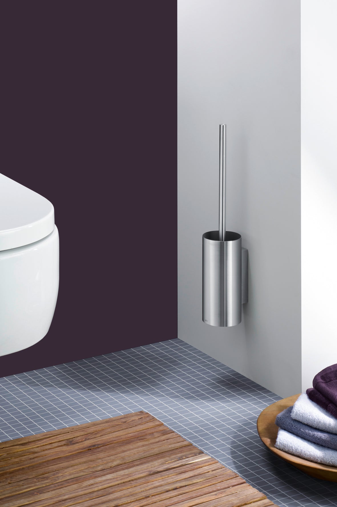 Linea - toilet brush wall