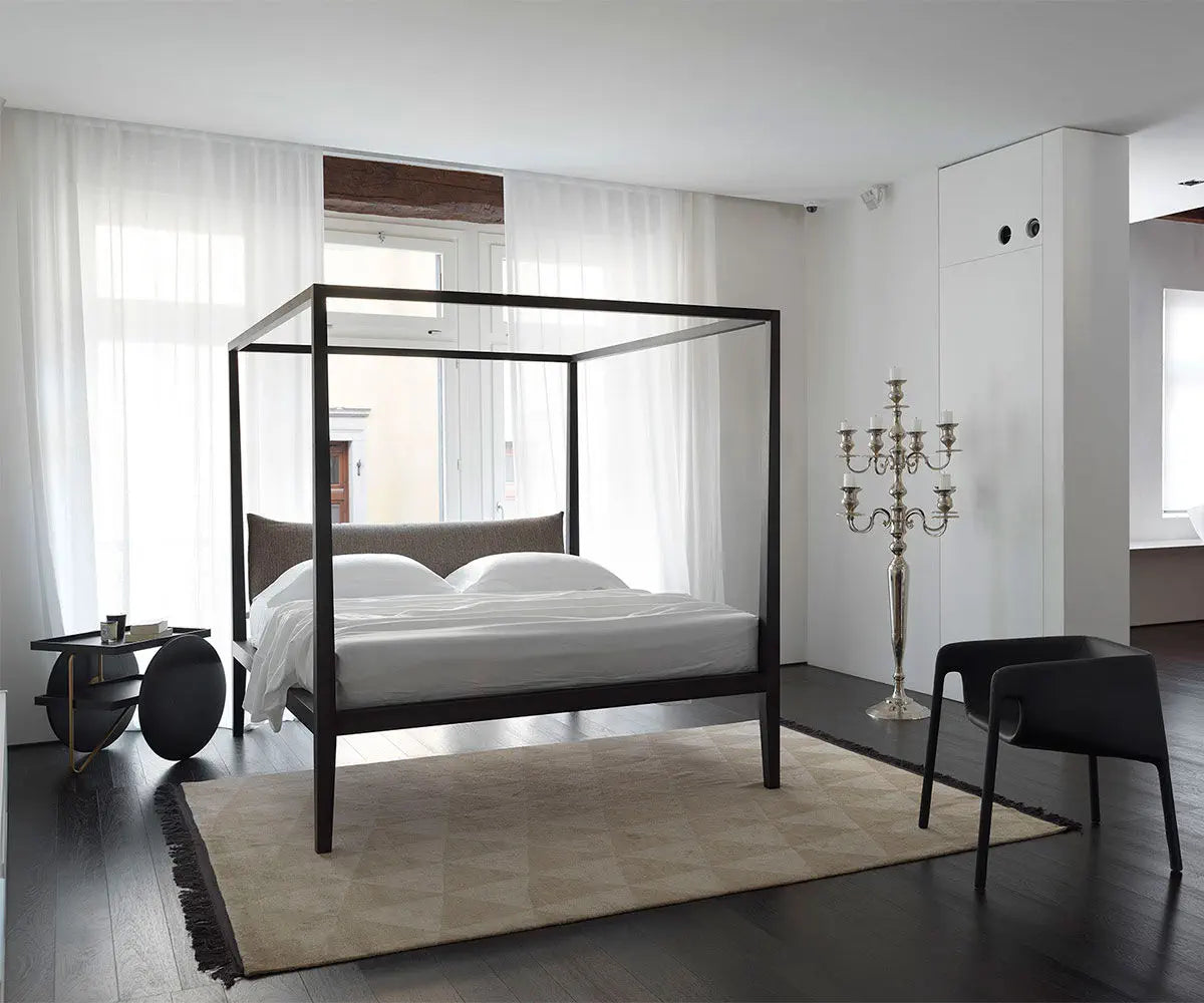 Moheli White Baldacchino Canopy Bed
