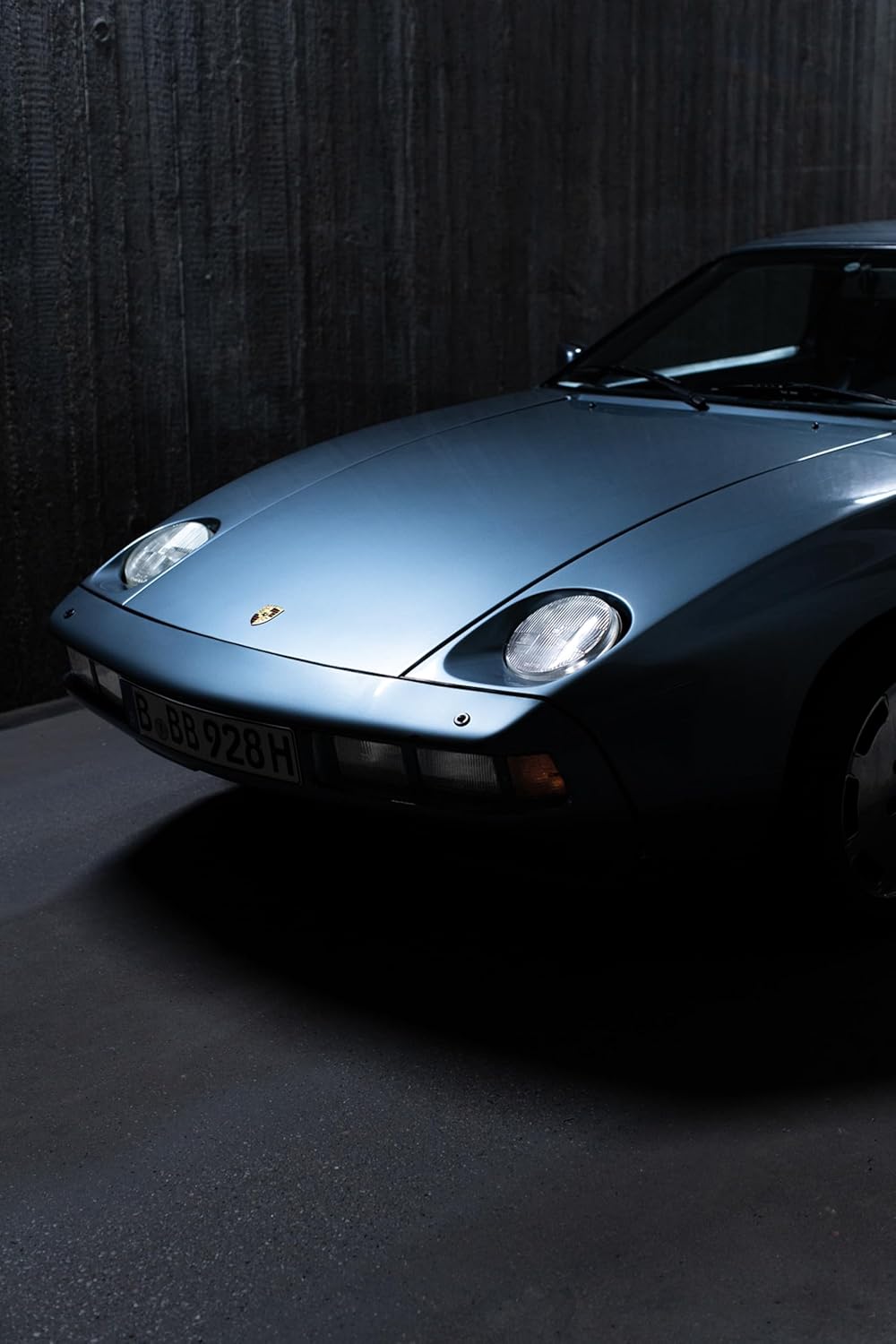 The Porsche Book  (The Car Book Series)
