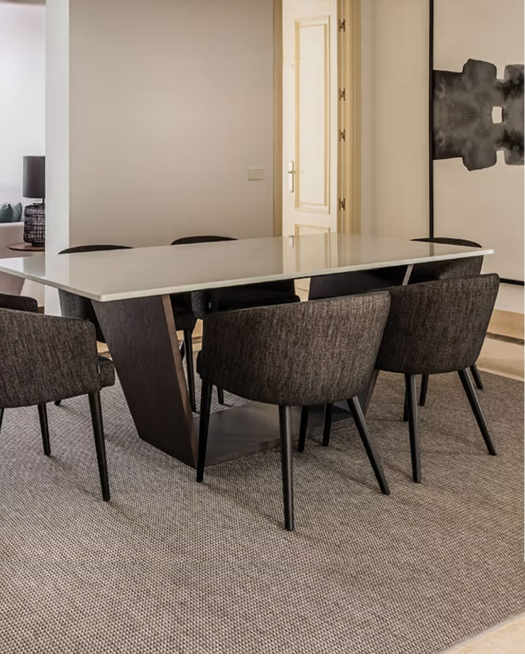Trape Dining Table