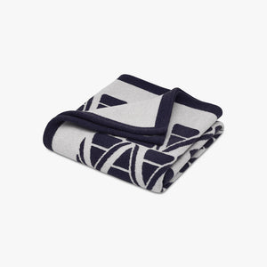 Ama throw