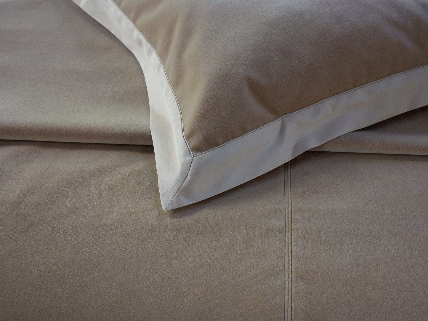 Cirrus bedspread