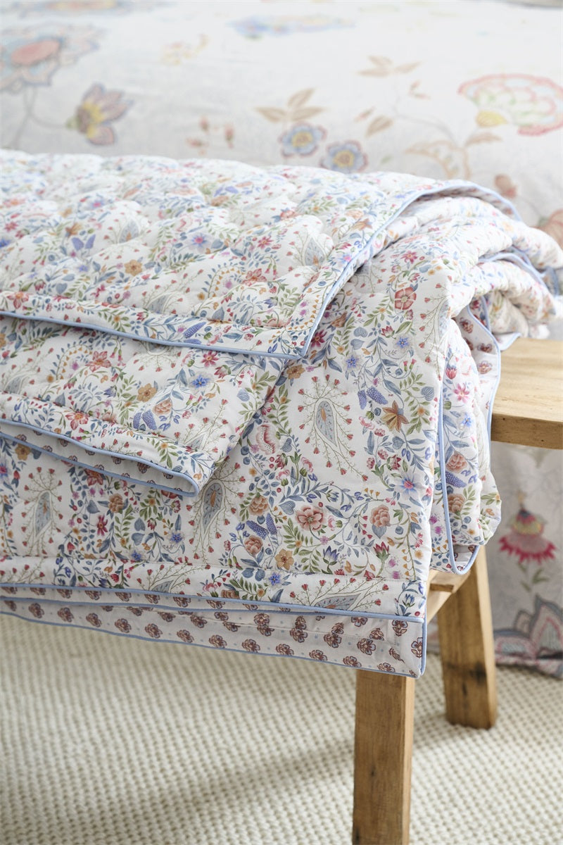 Kairi Bloom Quilt Bed Spreads - Light Blue