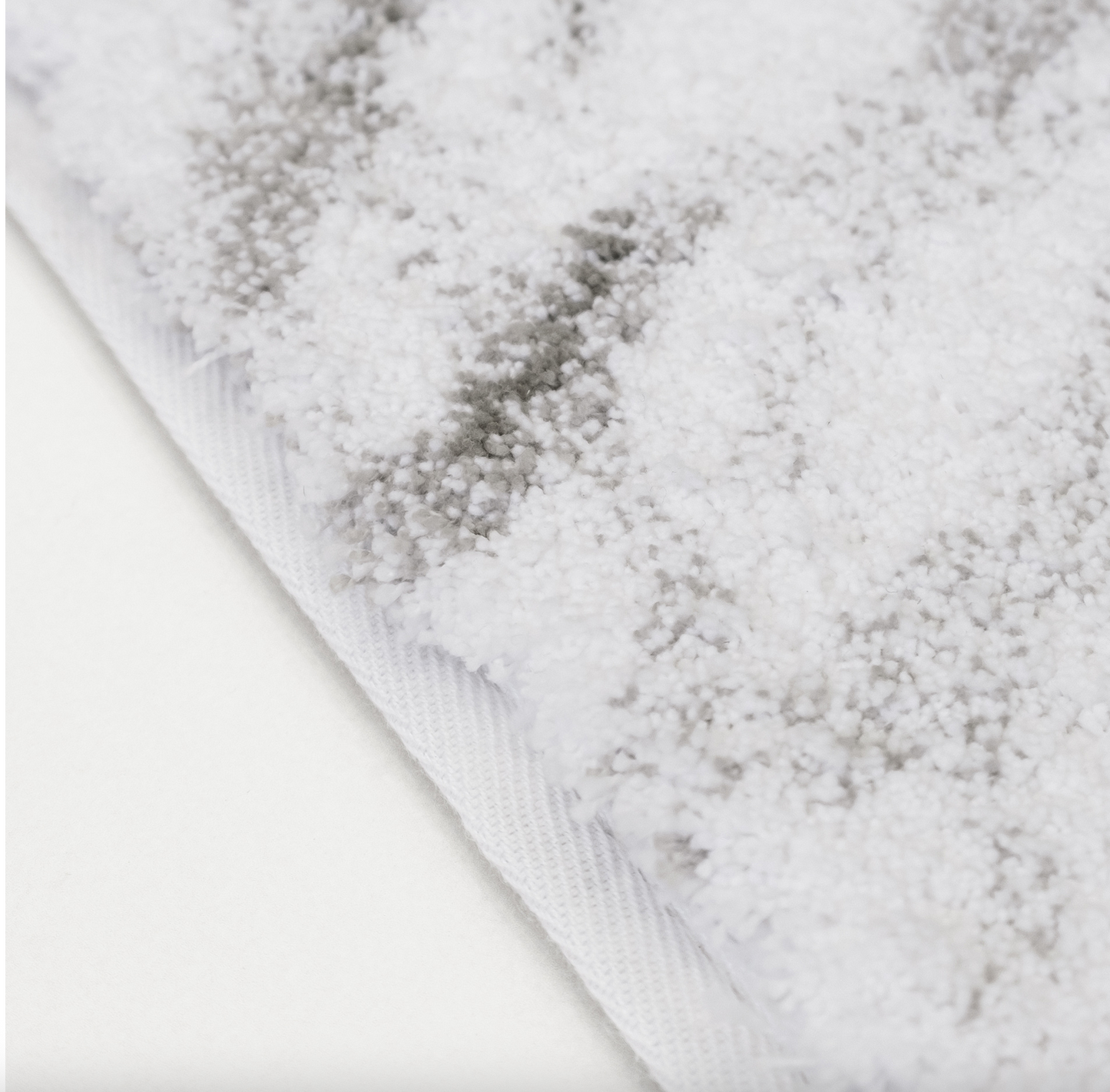 Calacata Bath rug