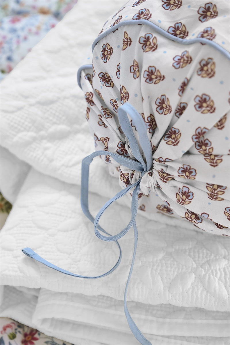 Kairi Bloom Quilt Bed Spreads - Light Blue
