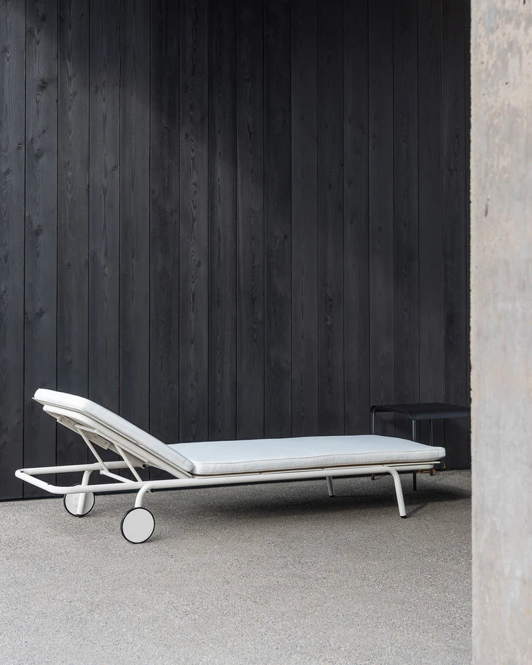 Sun lounger aluminium sand - August