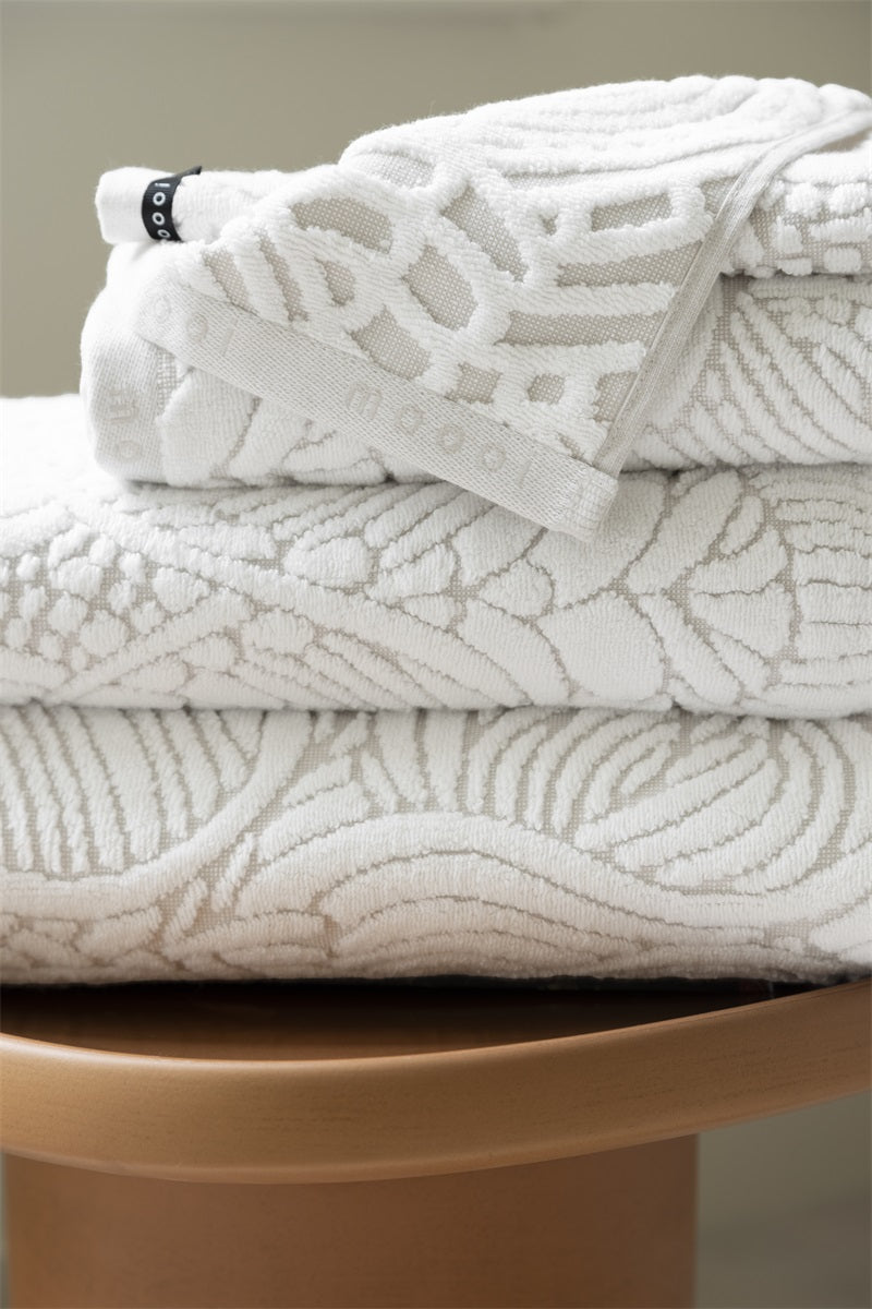 Dodo Pavone Towel - White