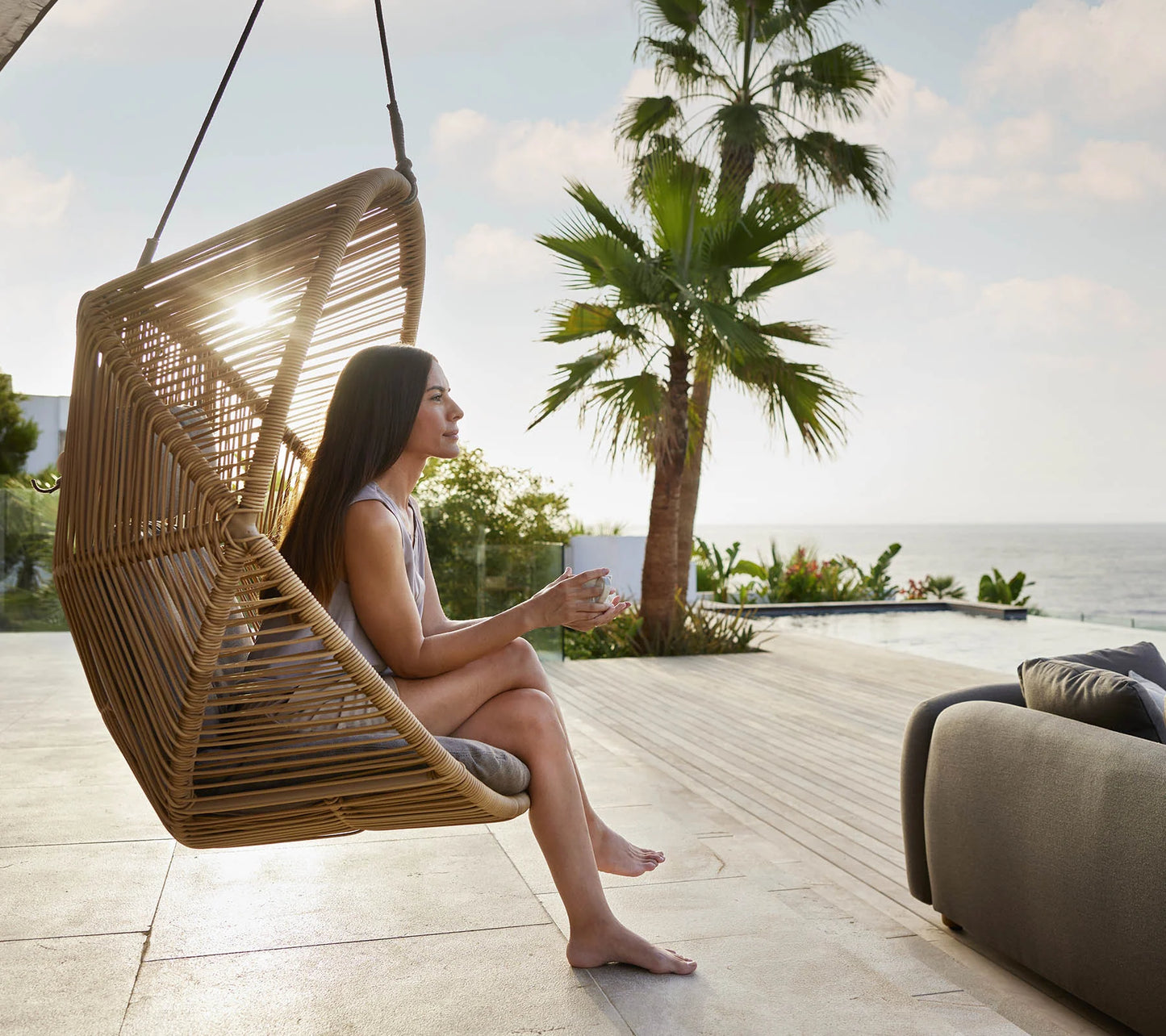 Hive hanging chair