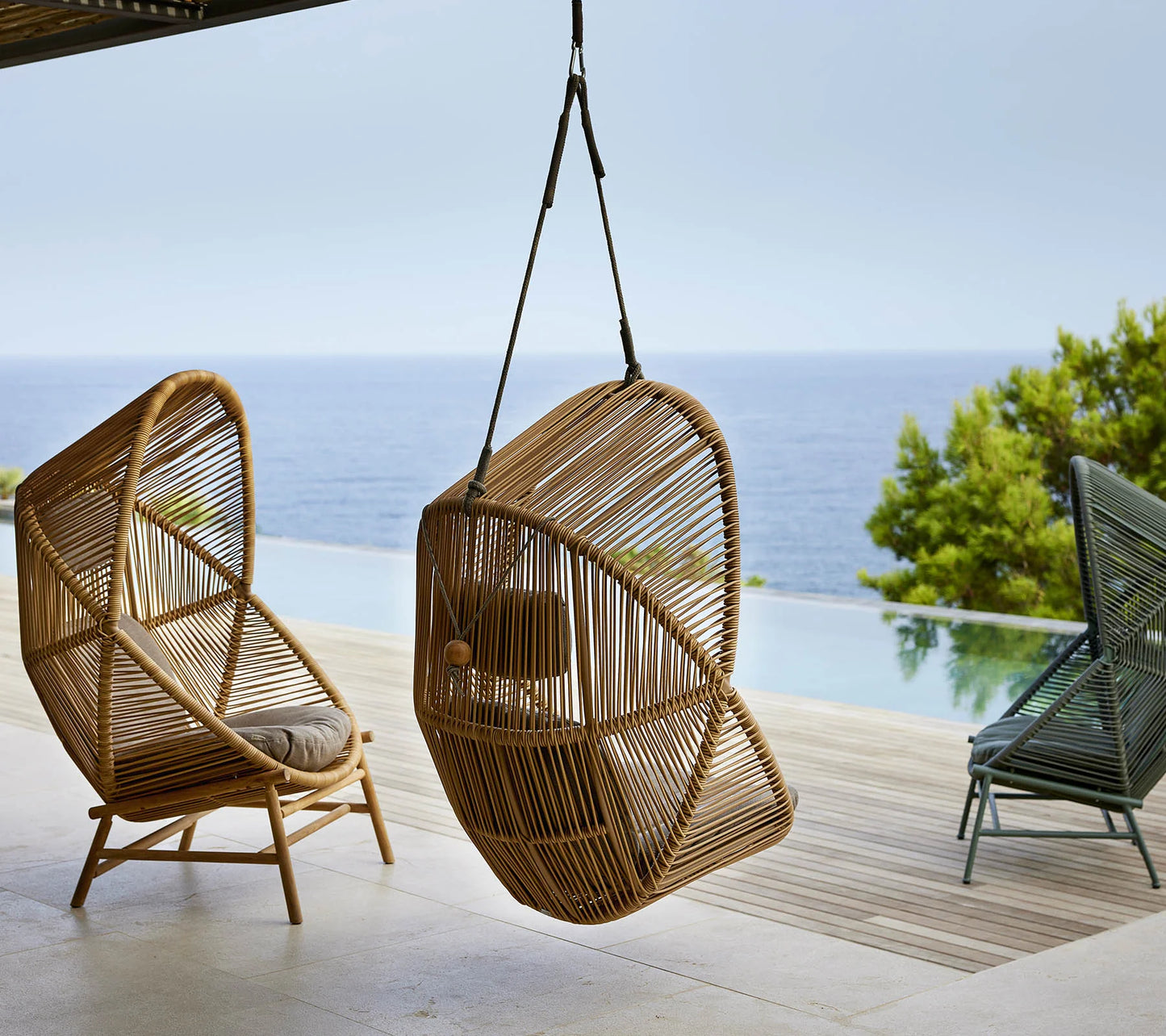 Hive hanging chair