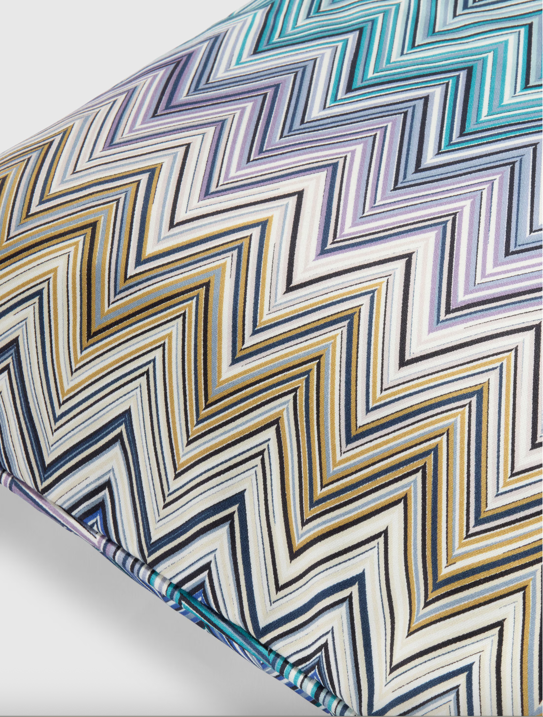 Jarris Cushion - Blue & Multicoloured (40 x 40 cm)