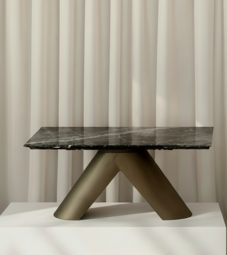 Omik Dining Table (Brushed brass)