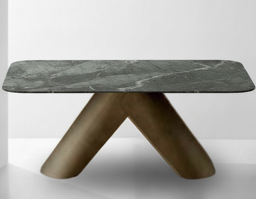 Omik Dining Table (Brushed brass)