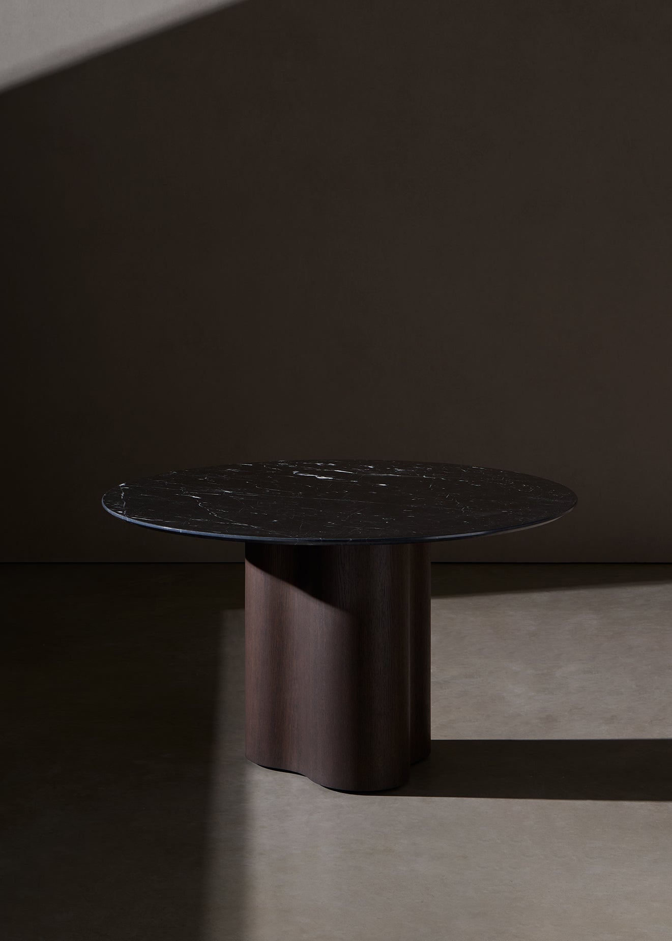 Stella  Dining Table ø 120 - Ash and Oak  (base)
