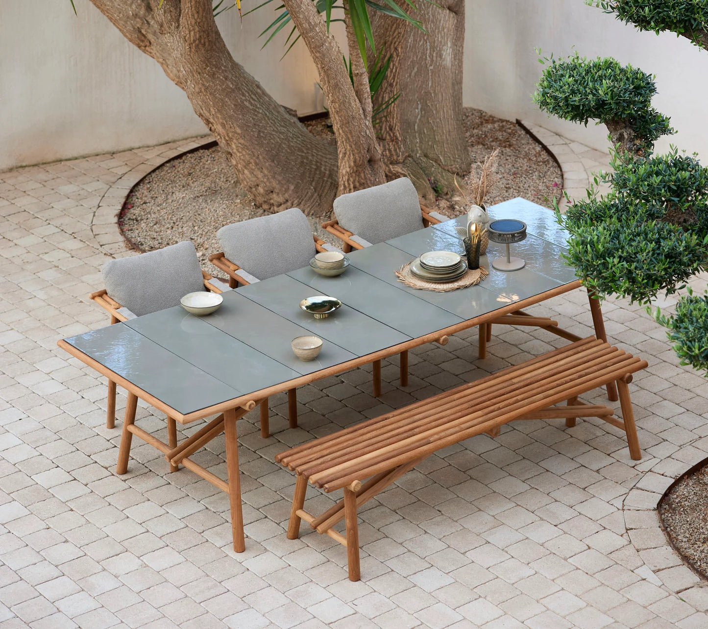 Sticks dining table